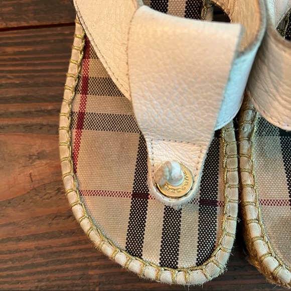 Burberry Shoes Burberry White Espadrille Wedge Thong Sandals Size 8 - Picture 3 of 9